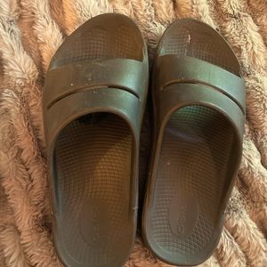 Oofos Ooahh lux slides WOMENS sz 9 men’s Sz 7 EU Sz 40